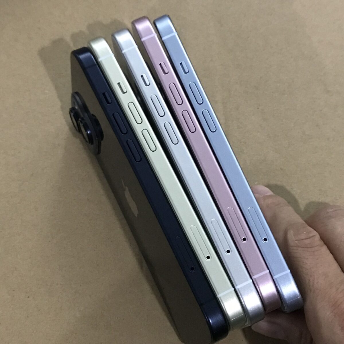 iPhone 15、iPhone 15 Pro 预测色模型机来了！9 款配色一次欣赏 第6张