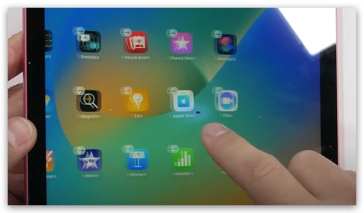 iPad 10 需要装保护壳吗？放包包容易留下刮痕吗？测试给你看 第8张