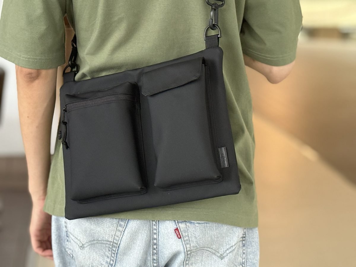 eiP 轻行防水 iPad 斜背包