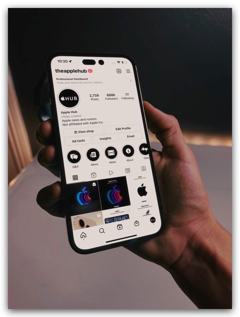 没了浏海的 iPhone 14 用起来是这种感觉，这 2 张实拍照你看的习惯吗？ 第4张