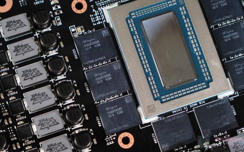 用户自行测量RX 9070 XT GDDR6内存表面温度，发现跟软件差很大？